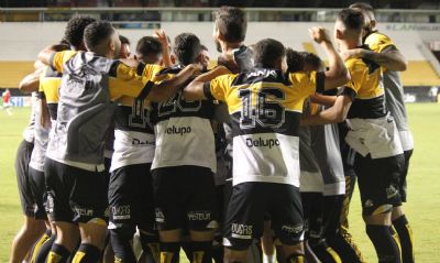 Crici�ma se classifica para a terceira fase da Copa do Brasil