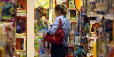 Alta do combust�vel vai parar nos alimentos e trava o consumo das fam�lias menos favorecidas
