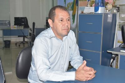 Prefeito em exerc�cio de Guiratinga visita a Central de Projeto da AMM