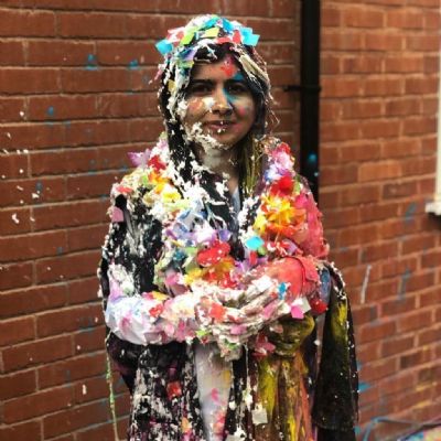 Malala Yousafzai festeja formatura na Universidade de Oxford