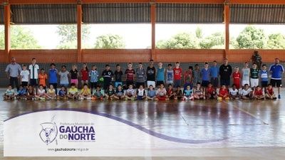 Projeto esportivo beneficia cerca de 120 crian�as e adolescentes em Ga�cha do Norte