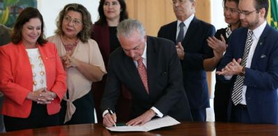 Temer sanciona projeto que garante cirurgia pl�stica para reconstru��o de mama pelo SUS