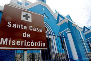 Hospitais filantr�picos fecham UTIs e deixam de receber pacientes do SUS