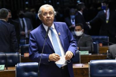 De sa�da do DEM, Maia tenta levar pol�ticos de MT