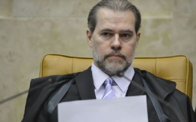Exame de Toffoli para Covid-19 d� negativo; ministro segue internado
