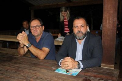 Prefeito de Nova Ubirat� garante expans�o de servi�os em distrito e comunidade rural