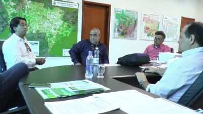 Secret�rio de Administra��o de �gua Boa recebe equipe t�cnica da AMM
