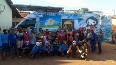 Cinesolarzinho faz a alegria de crian�as e adolescentes de Pocon�