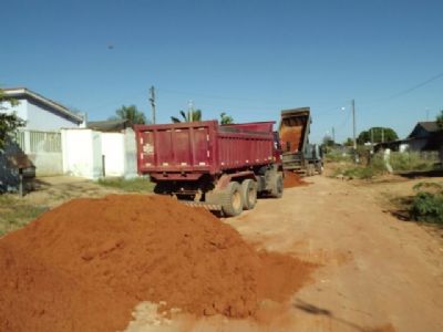 Secretaria de Obras realiza recupera��o de ruas nos bairros do munic�pio