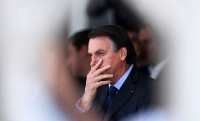 Bolsonaro admite que falou 'PF' em reuni�o, mas nega influ�ncia