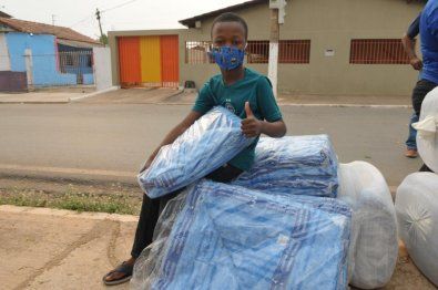 Cuiabanos recebem 5 mil cobertores para o frio