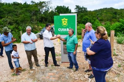 Prefeito entrega duas pontes de concreto sobre os Rios Bandeiras e Paci�ncia