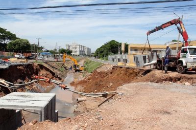 Obra na Avenida Senador Metelo entra na etapa de instala��o e fixa��o das aduelas de concreto
