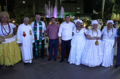Celebra��o refor�a a esperan�a por um mundo harmonioso entre os povos