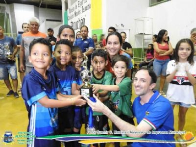 Prefeitura de Alto Gar�as realizou a final da 1� Tacinha de Futsal 2018