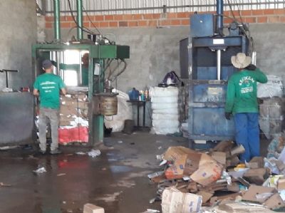 Prefeitura municipal de �gua Boa incentiva Associa��o dos Catadores de Lixo