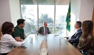 Em reuni�o com Mendes, embaixador destaca pot�ncia do agro de MT