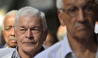 Bolsonaro sanciona lei que aumenta em 5% limite de cr�dito consignado