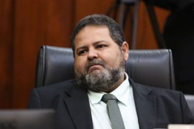 Presidente da C�mara de Cuiab� descarta crise financeira