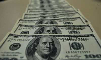 Contas externas t�m saldo positivo pelo quarto m�s seguido