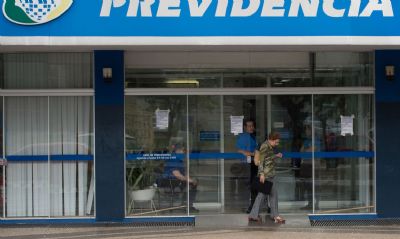 Projeto aprovado na C�mara dispensa per�cia de doen�as graves no INSS