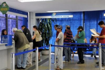 Governo antecipa primeira parcela do 13� de aposentados e pensionistas