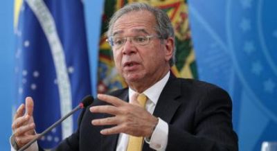 Guedes quer os 4 meses de aux�lio emergencial para vacina��o em massa