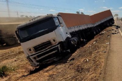 ​Sobe o n�mero de mortos em acidente envolvendo caminhonete e 2 carretas na BR-163