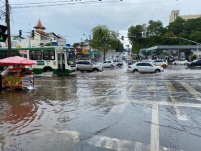 Expectativa de chuvas torrenciais faz Munic�pio criar for�a-tarefa para evitar alagamentos