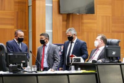 AL aprova projeto que aplica multa de R$ 500 a quem n�o usar m�scara