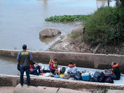 A��es educativas, s�o realizadas no rio Paraguai em C�ceres pela Sema
