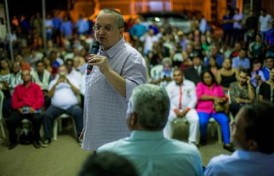 Governador participa de reuni�o com presidentes de bairros de V�rzea Grande