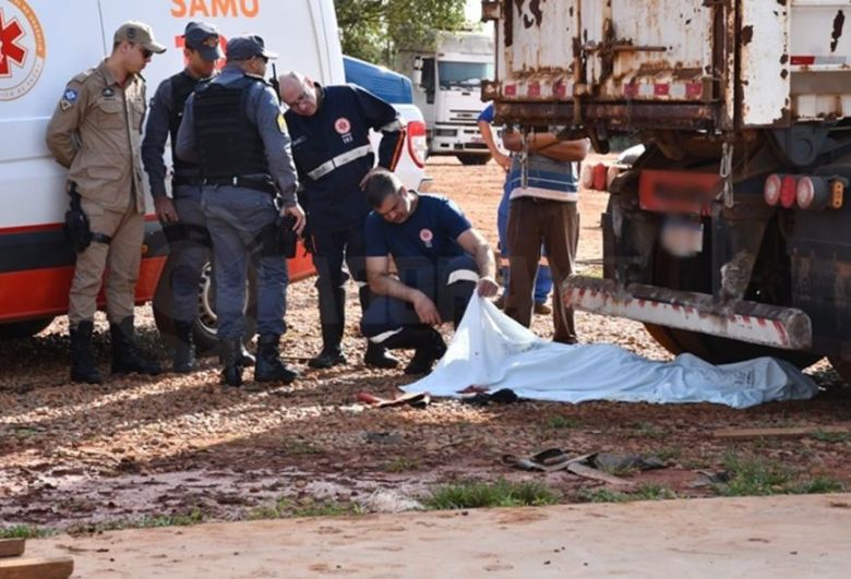 Adolescente morre ao ter nuca atingida por tampa de caminh�o