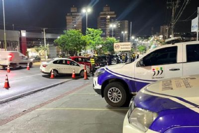 Pol�cia fecha a Fernando Correa e prende 18 motoristas