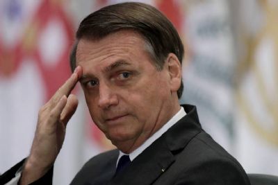 Bolsonaro afirma que decreto de armas foi feito 