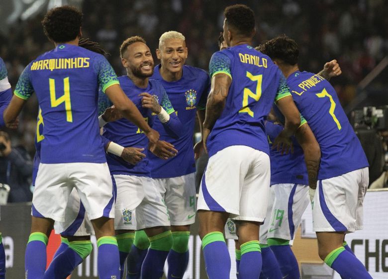 Brasil goleia Tun�sia com gol de Pedro em �ltimo amistoso antes da convoca��o