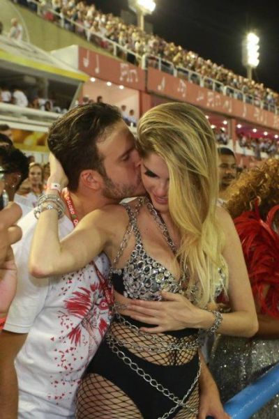B�rbara Evans conheceu novo affair no carnaval; eleito � empres�rio e milion�rio