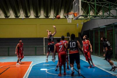 ​Sele��es de basquetebol e voleibol disputam t�tulos estaduais dos Jogos Abertos Mato-grossenses