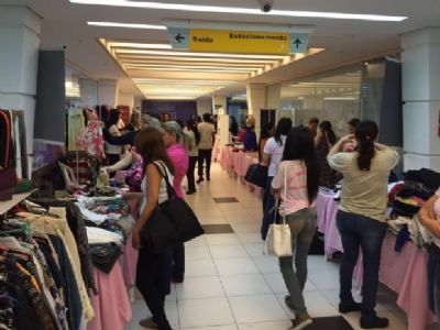 Bazar em prol da constru��o de casa de apoio a pessoas com c�ncer tem pe�as de R$20