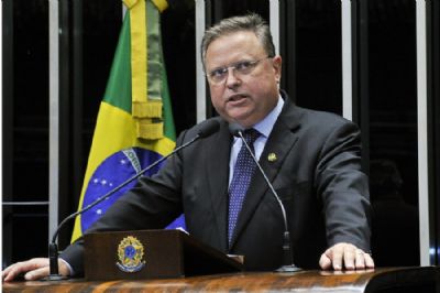Senado deve votar em breve projeto de Maggi que criminaliza �gatonet� com at� dois anos de cadeia
