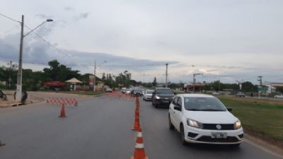 Blitz da 'Lei Seca' prende seis por embriaguez ao volante e apreende 29 ve�culos na M�rio Andreazza