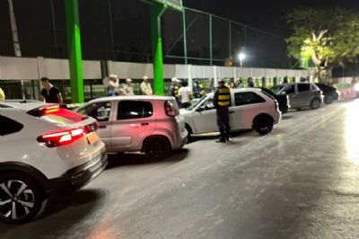 ​Opera��o Lei Seca prende cinco motoristas e remove 38 ve�culos