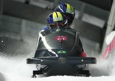 Brasil n�o melhora na 3� descida e fecha o bobsled 2-man em 27� entre 30 tren�s