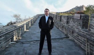 Presidente visita Grande Muralha na China e tem encontro com empres�rios