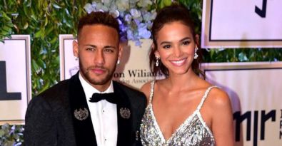 Contrato obrigou Marquezine e Neymar a recolocar fotos nas redes
