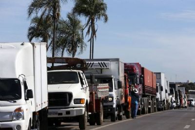 Deputado cobra pontos de apoio a caminhoneiros em rodovias pedagiadas