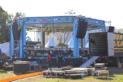 Com palco estilo �coreto�, abertura oficial do Revelando SP acontece nesta sexta, �s 20h
