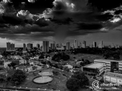 CPTEC emite aviso de tempestade de raios e granizo em Cuiab� e mais 123 munic�pios