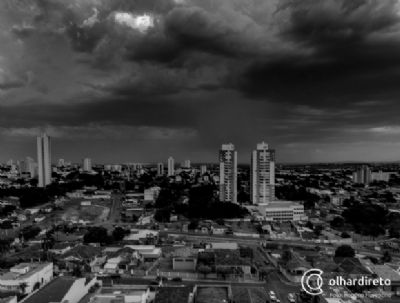 Semana come�a com pancadas de chuva e termina com c�u nublado em Cuiab�