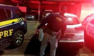 Coca�na avaliada em cerca de R$ 10 milh�es � abandonada dentro de ve�culo em Aragar�as